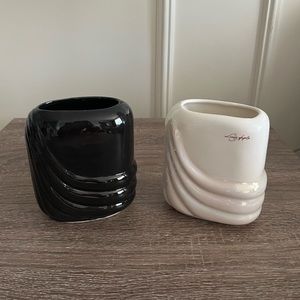 Matching pair of Vintage 80’s vases black and white